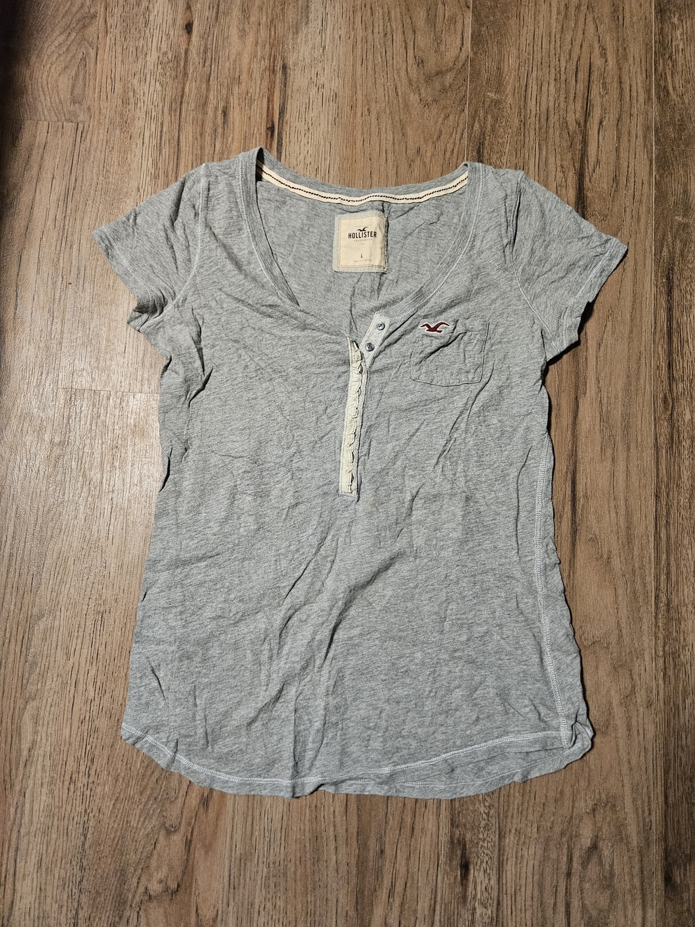 Hollister Women's Light Gray Short-Sleeve Henley Tee with Pocket
